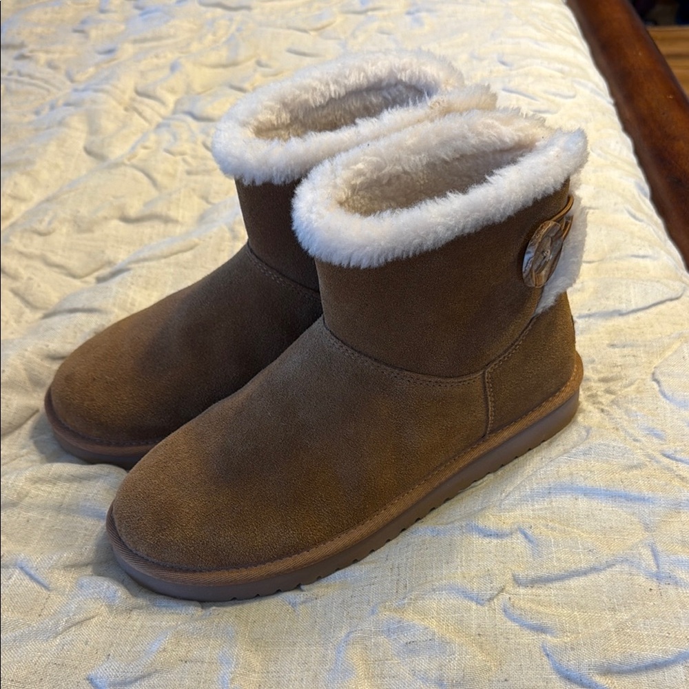Koolaburra Brown Suede Plush Boots